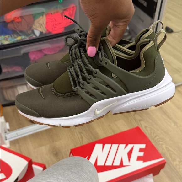 Nike Men's Forest Green Sneakers Presto - Picture 3 of 8